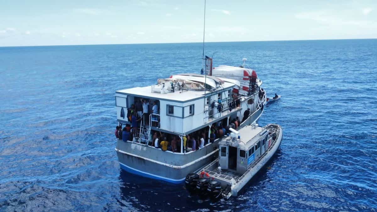 Armada de Colombia decomisa embarcación hondureña por pesca ilegal